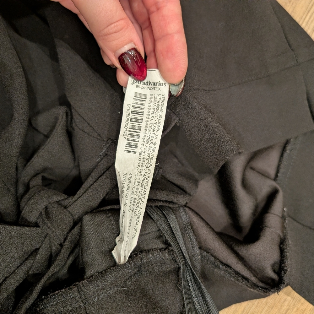 Stradivarius Black High Waisted Dress Shorts - Picture 7 of 10
